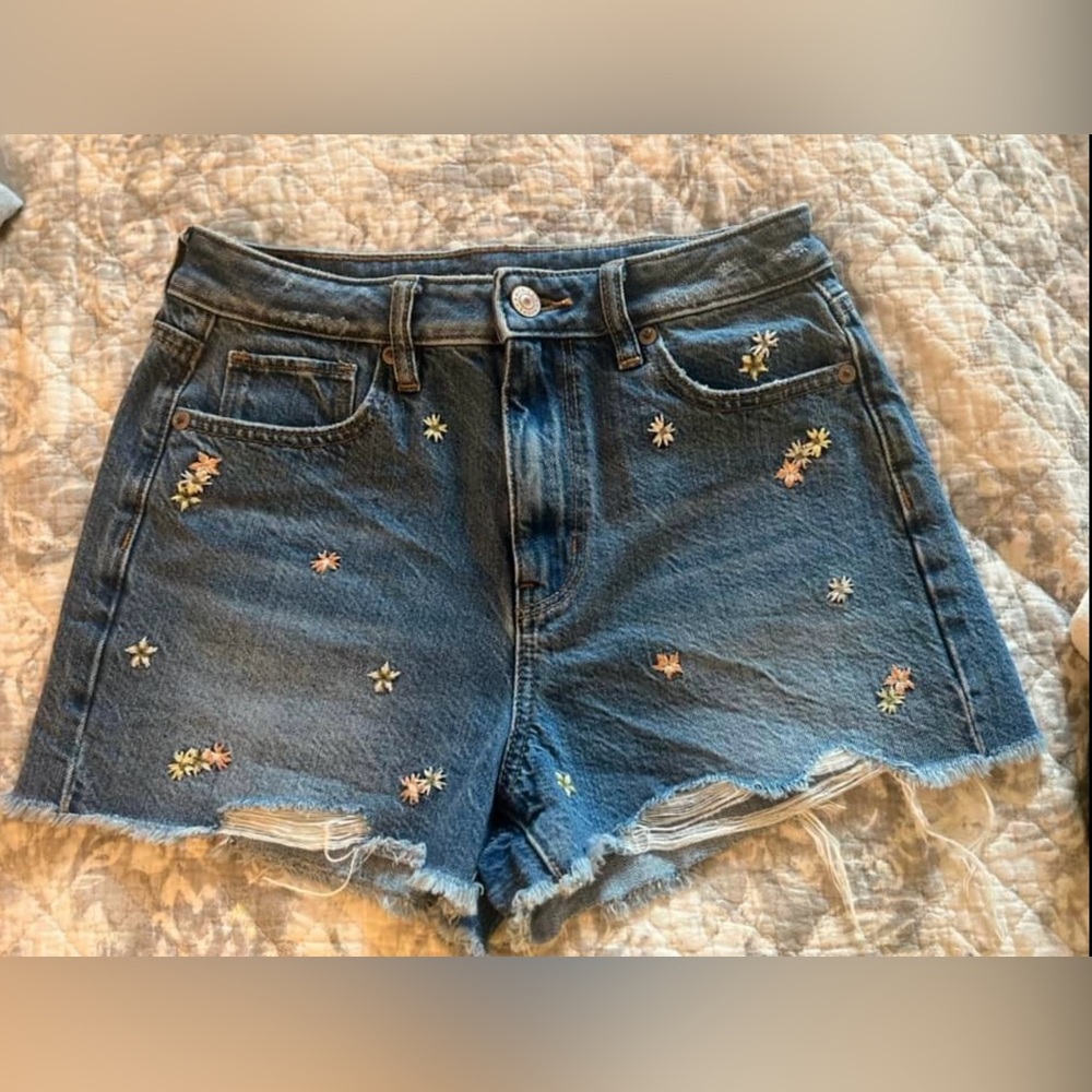 Women’s American Eagle shorts